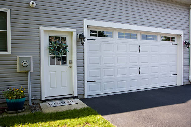 24/7 Emergency Garage Door Panel Replacement experts in Pollock Pines, CA